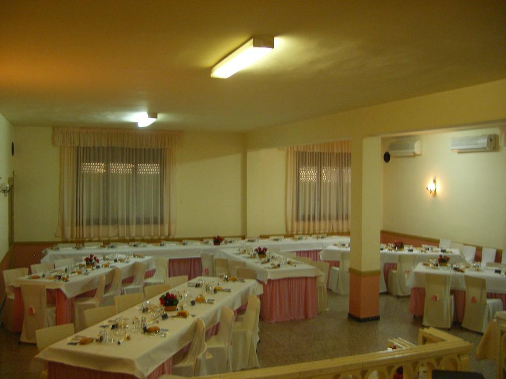 Hostal Roca Файон Экстерьер фото